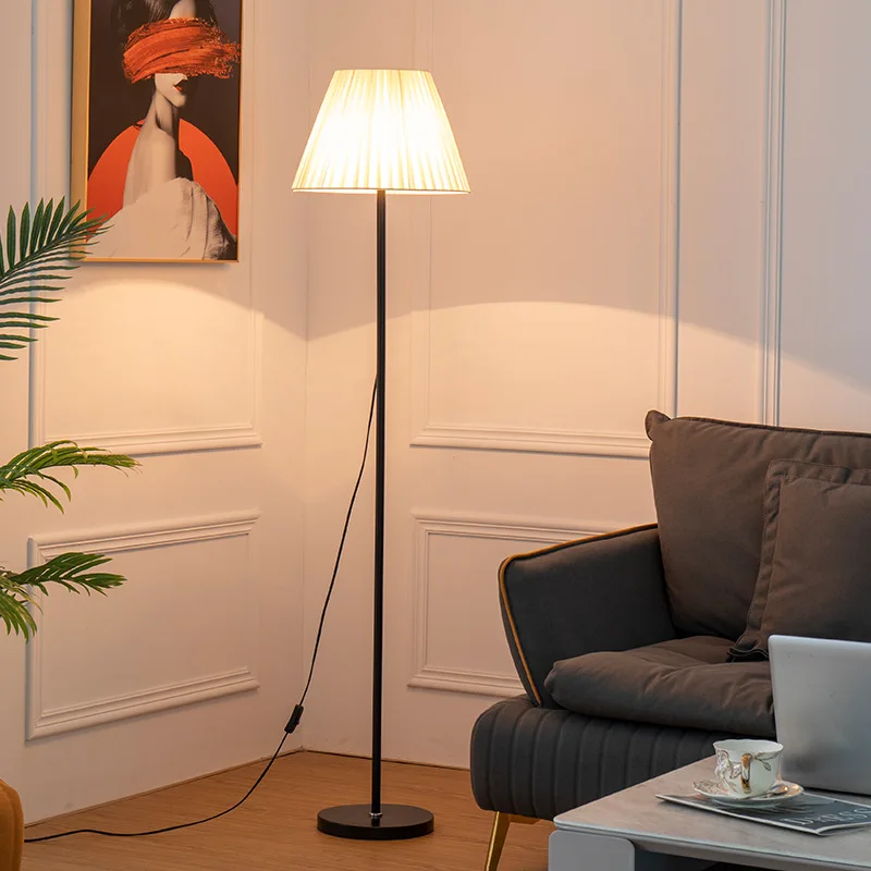 Floor Lamp Arched - Lâmpada retro plissada do suporte do